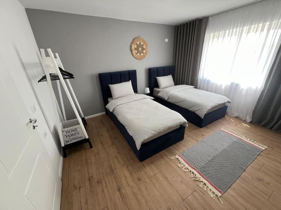 Modern Apt Near City Centre Shkodër Exteriör bild